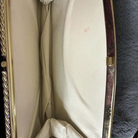 Vintage Black Purse in very good condition.  Think Audrey Hepburn style. - Picture 4 of 5